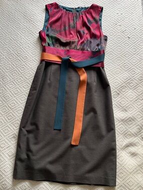 Elie Tahari Colour block Floral Bodice Sheath Dress with Contrast Belt, US 8